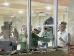 Didampingi Sekretaris MUI, Rudianto Lallo Kunjungi Masjid Ittifaqul Jamaah yang Kubahnya Ambruk Jelang Tarawih