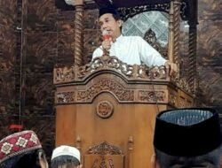 Tarawih Pertama, Ketua DPRD Makassar Rudianto Lallo Ingatkan Warga Pentingnya Pendidikan