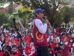Puluhan Ribu Warga Makassar Meriahkan Jalan Sehat Merdeka Anak Rakyat