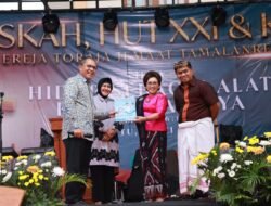 Wali Kota Makassar Serahkan IMB Pembangunan Gereja Naungan Sinode Toraja