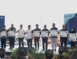 Wakili Danny Pomanto, Pj Sekda Kota Makassar Terima Penghargaan Tokoh Peduli Masyarakat Pesisir dari KKP RI