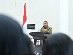 Apresiasi Paskibraka Makassar, Munafri-Aliyah Beri Sertifikat, Pin Emas, hingga Beasiswa