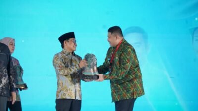 Wali Kota Munafri Terima Penghargaan Paritrana Award, Bukti Komitmen Lindungi Pekerja Rentan