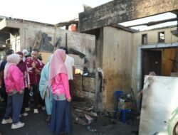 Peduli Sesama, TP PKK Makassar Salurkan Bantuan untuk Warga Terdampak Kebakaran