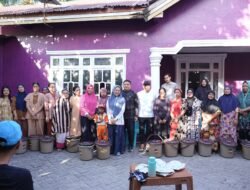 Wali Kota dan Ketua TP PKK Makassar Bawa Sembako dan Genset untuk Warga Pulau Langkai dan Lanjukang