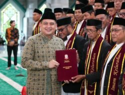 Munafri Lantik 153 Imam Kelurahan, Akan Dapat Insentif dan Perlindungan BPJS Ketenagakerjaan